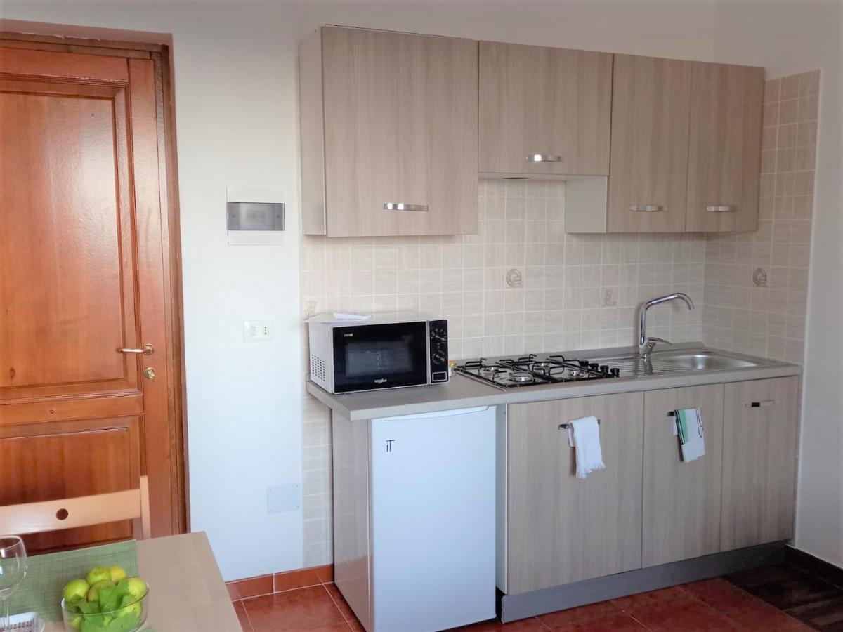 Olindo Apartment E Cristina Apartments Вико Екуензе Екстериор снимка