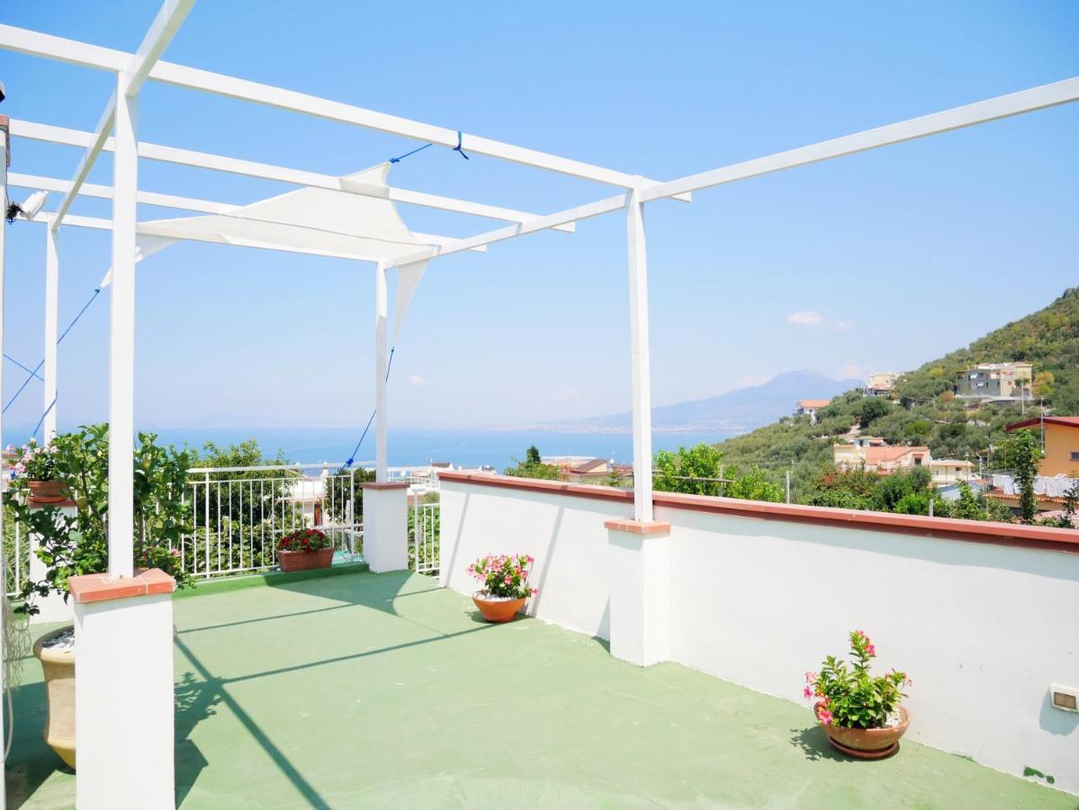 Olindo Apartment E Cristina Apartments Вико Екуензе Екстериор снимка