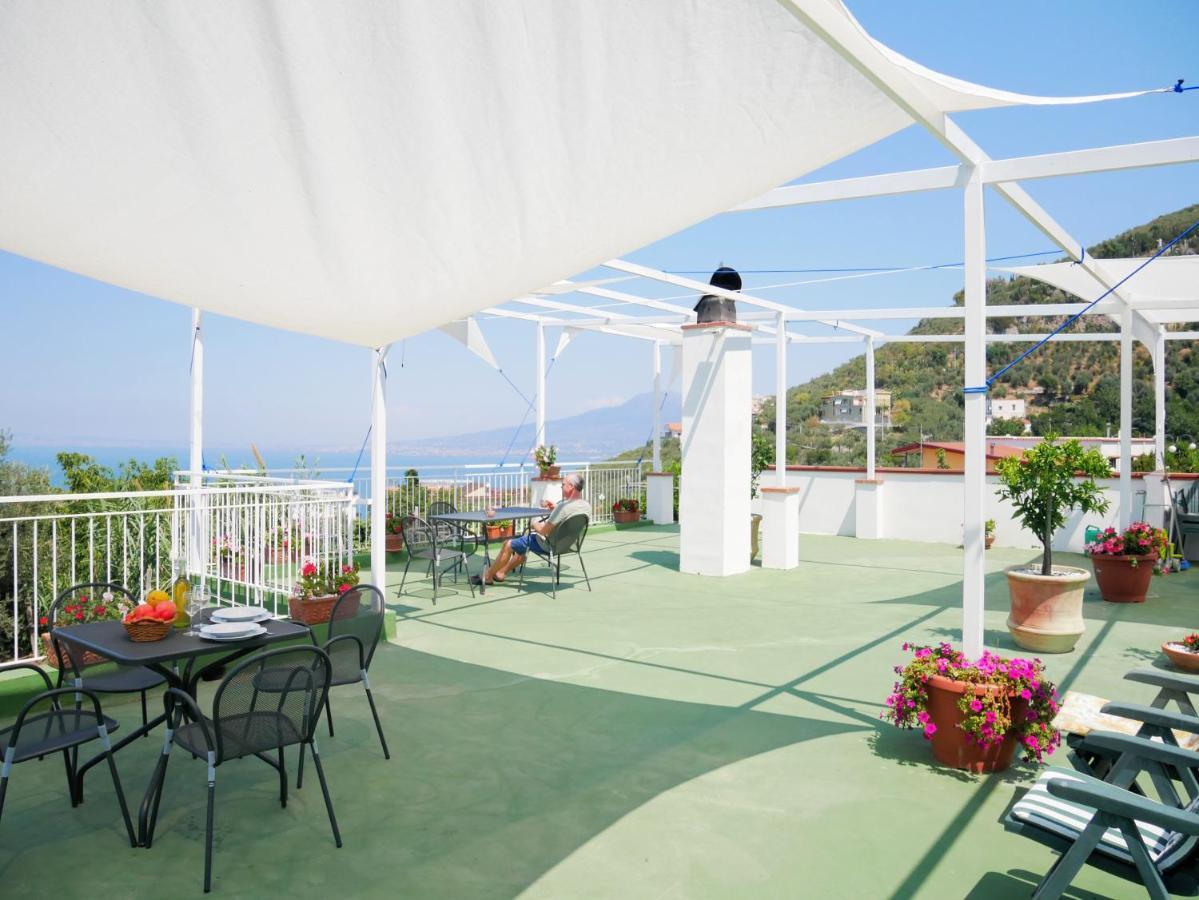Olindo Apartment E Cristina Apartments Вико Екуензе Екстериор снимка