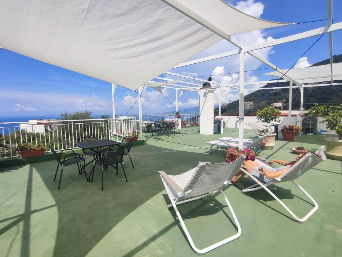Olindo Apartment E Cristina Apartments Вико Екуензе Екстериор снимка