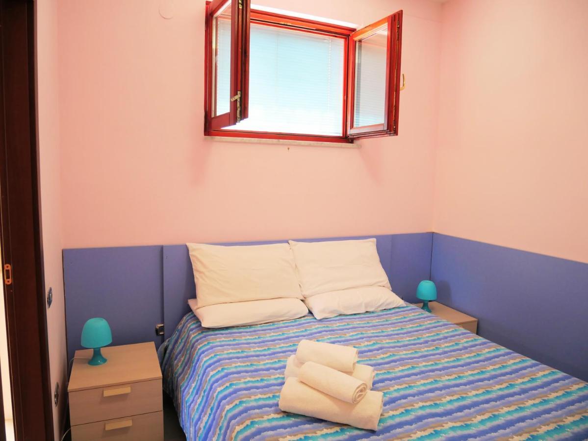Olindo Apartment E Cristina Apartments Вико Екуензе Екстериор снимка
