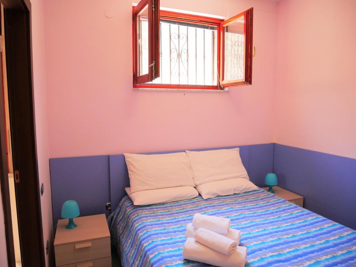 Olindo Apartment E Cristina Apartments Вико Екуензе Екстериор снимка