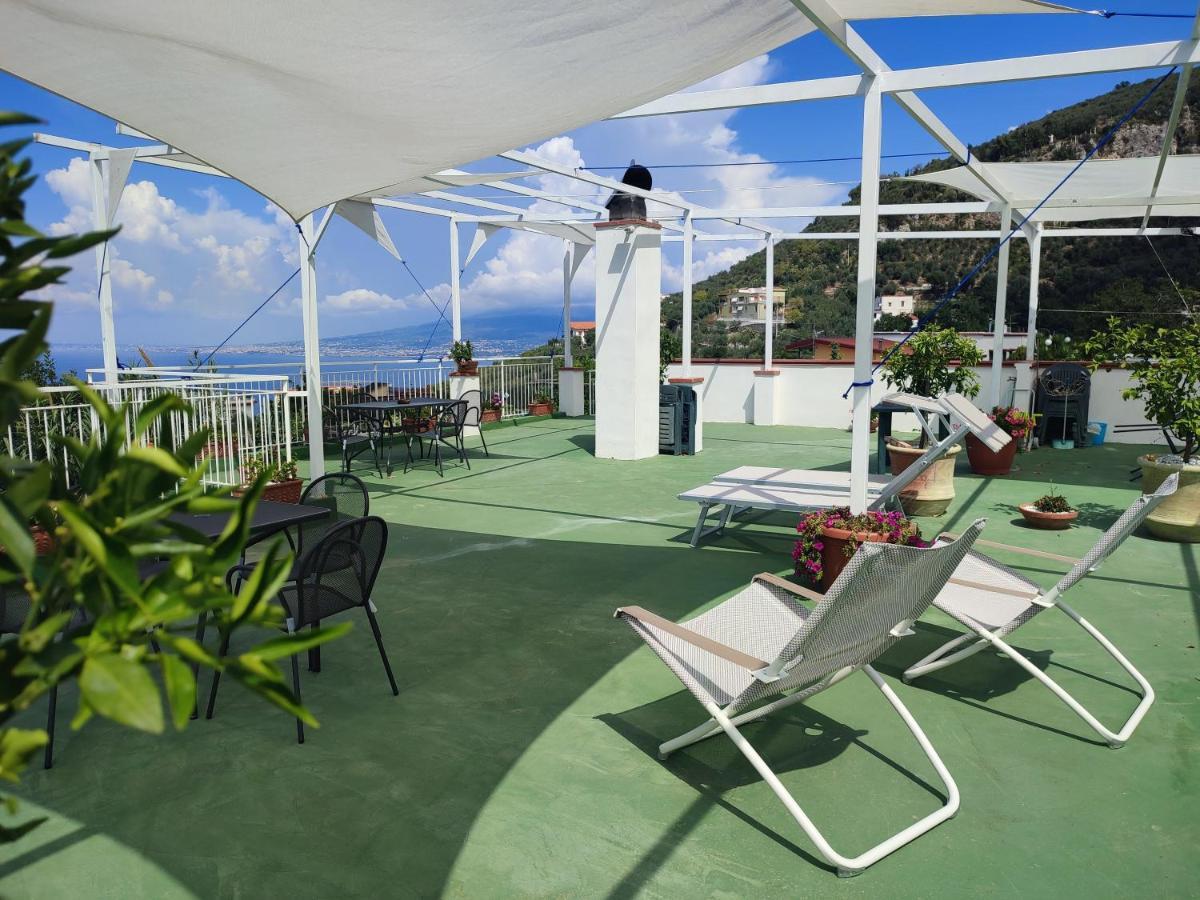 Olindo Apartment E Cristina Apartments Вико Екуензе Екстериор снимка