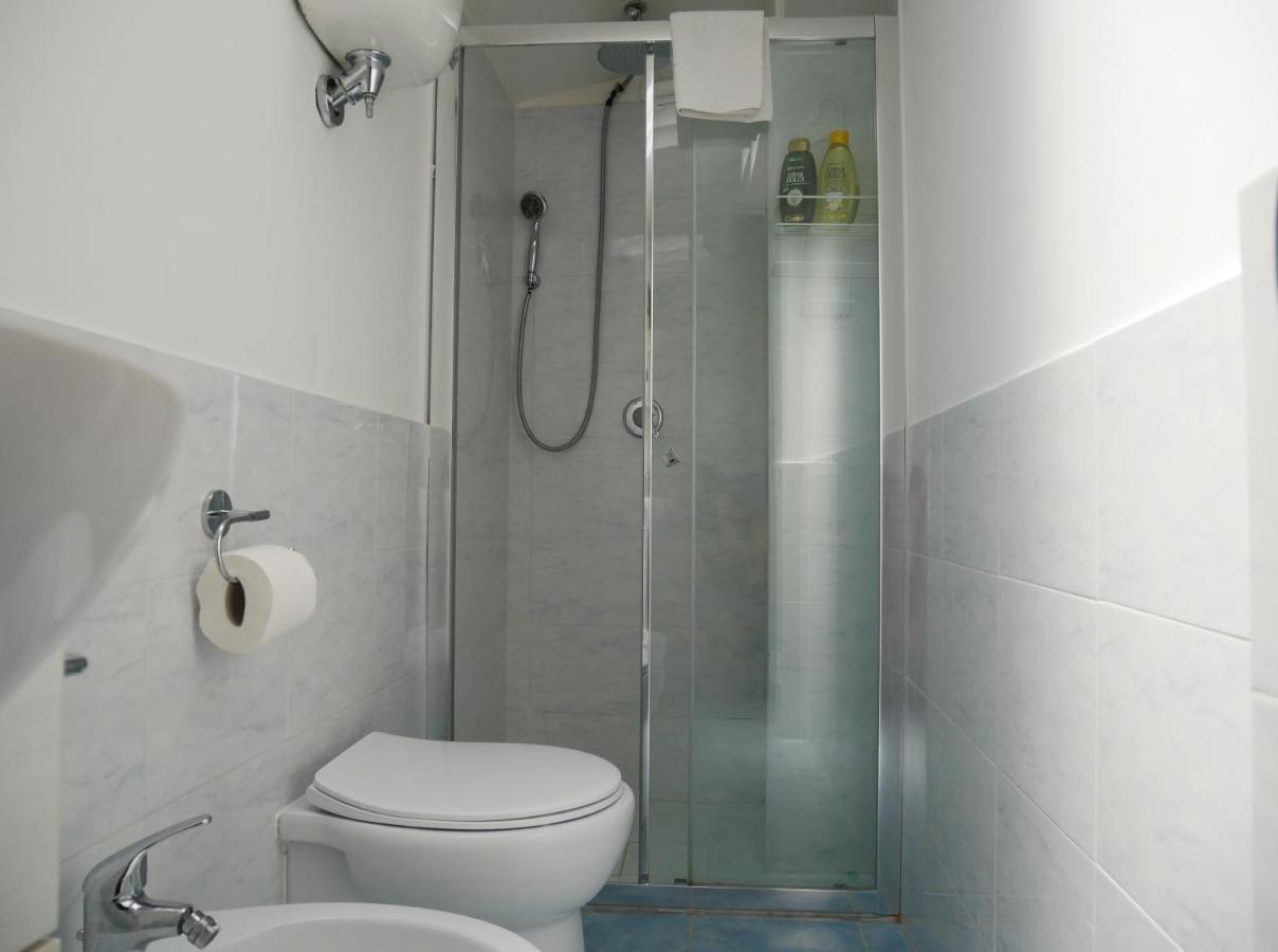 Olindo Apartment E Cristina Apartments Вико Екуензе Екстериор снимка