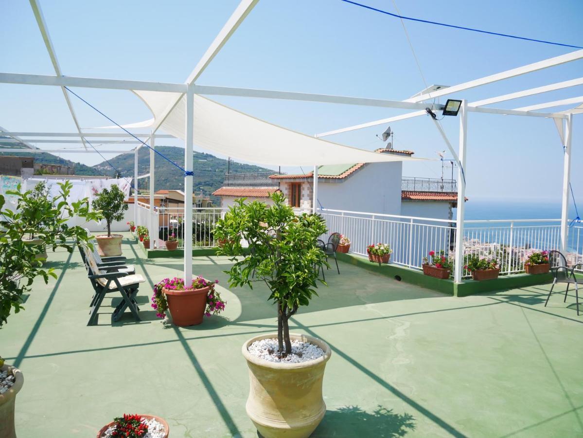 Olindo Apartment E Cristina Apartments Вико Екуензе Екстериор снимка