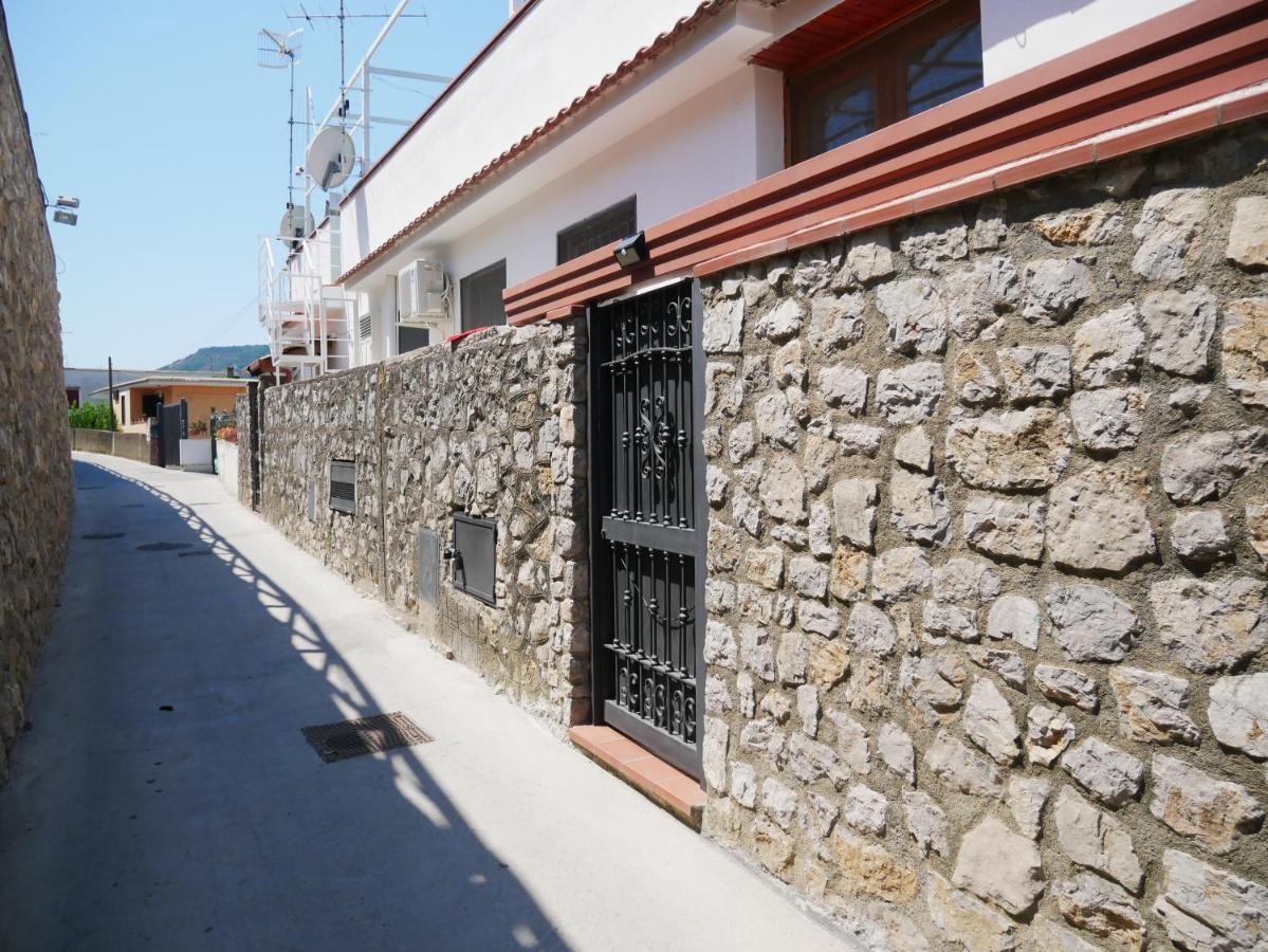 Olindo Apartment E Cristina Apartments Вико Екуензе Екстериор снимка
